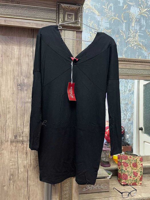 Черное обтягивающее короткое вечернее платье