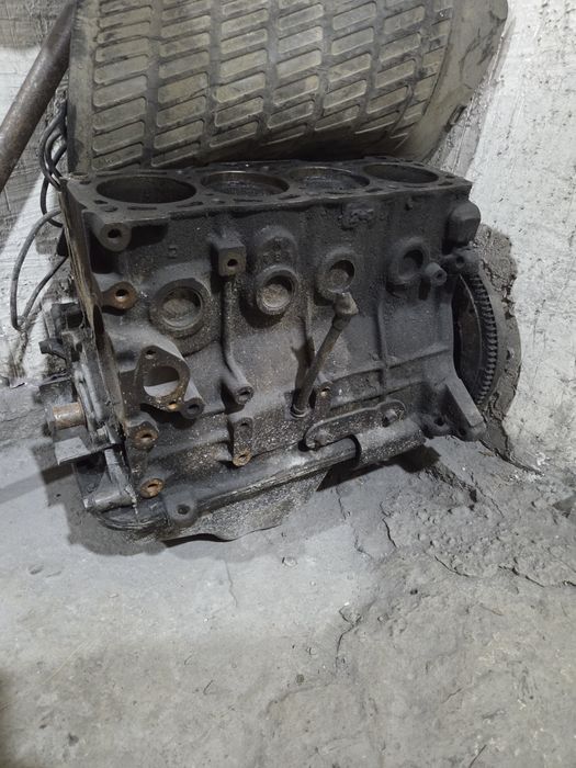 Продам блок мазда 626 2.0 в сборе