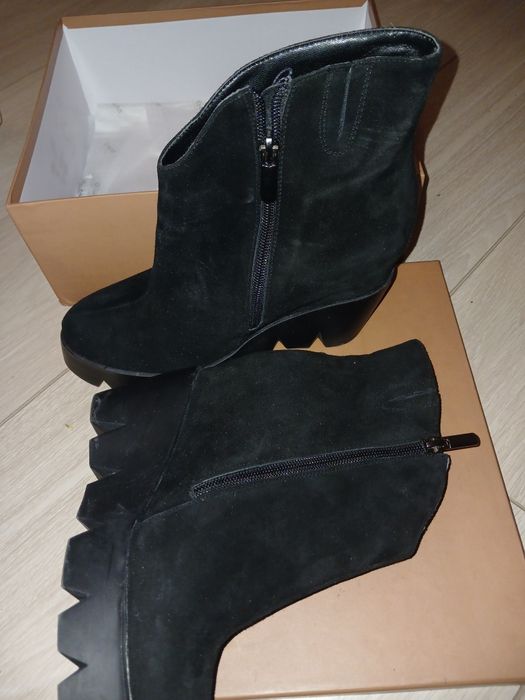 Продам ботильоны 40р