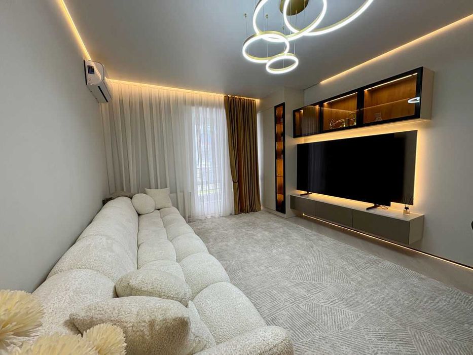 Дава се под наем Двустаен апартамент в София, Център - 77 кв.м за 500 € - Снимка #1