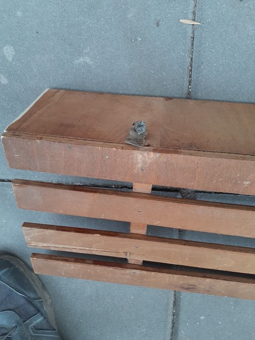 Соц.селска закачалка и запазено огледало