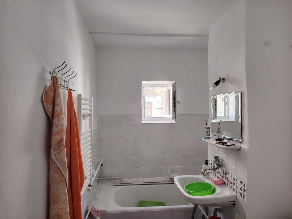 Apartament de vânzare 3 camere, etaj 1