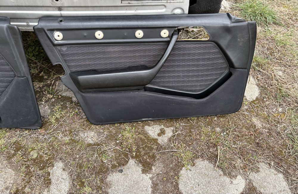 Салон за Мерцедес 124