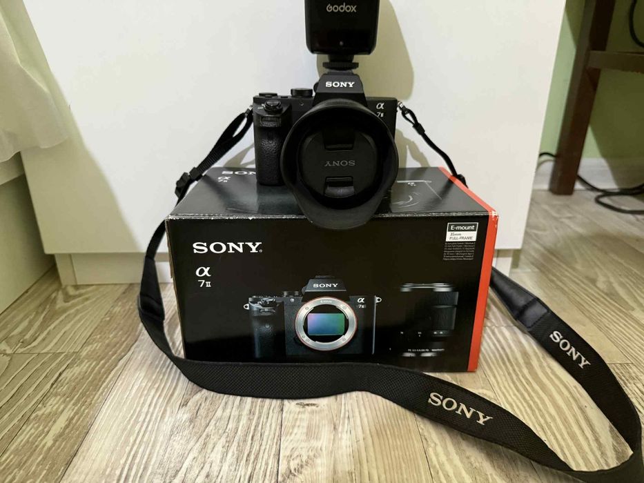 Sony A7 II с обектив FE 28-70mm  +4 Батерии и Светкавица