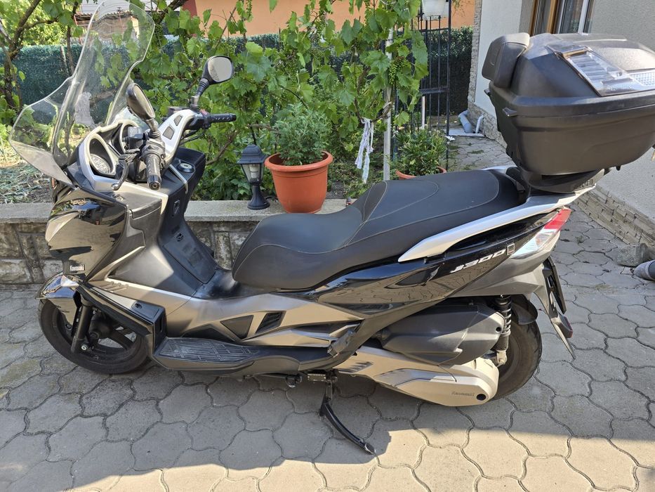 Vând Kawasaki j300