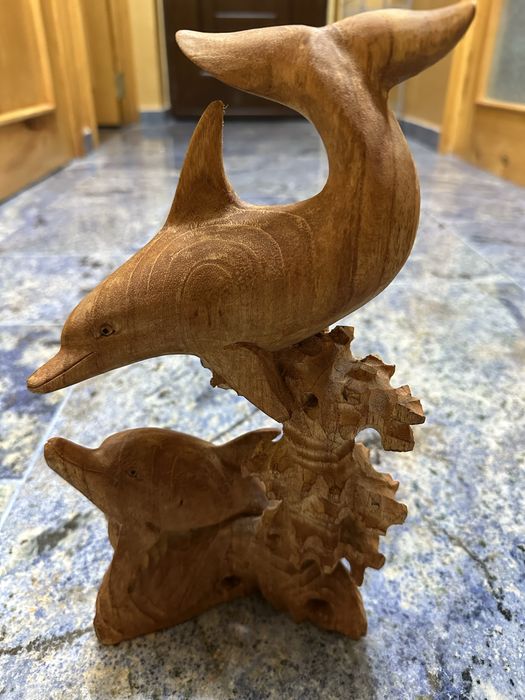 Sculptura lemn delfini