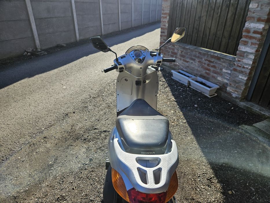 Vand Scooter 125 c Honda JF07