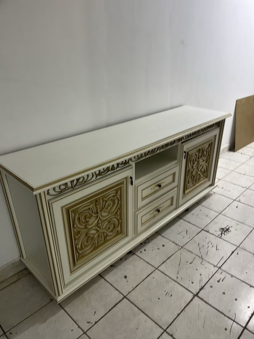 Горка, стенка для гостинной