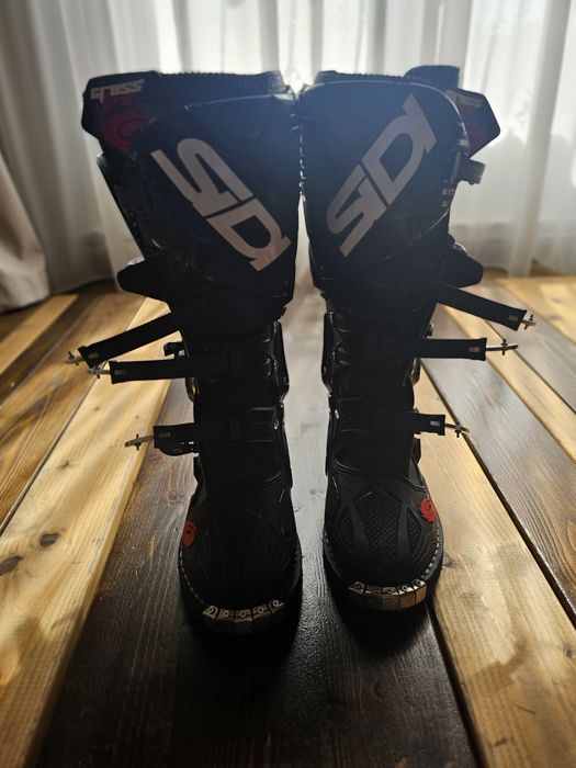 Vând ghete de cross Sidi și genunchiere Thor