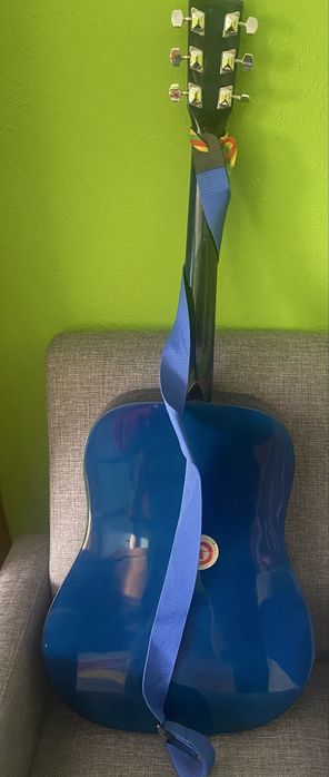 Vand chitara ,husa cadou.