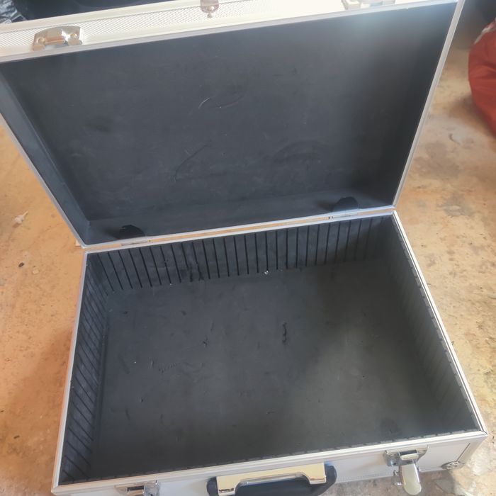 Алуминиев Алуминиев Алуминие