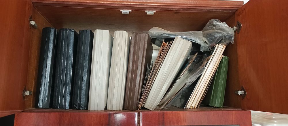 .Пластинки в упаковке.