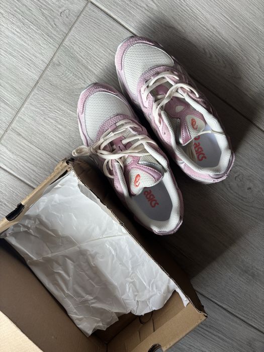 Asics gel nyc  cream rose