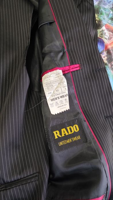 Продам костюм 52 размер