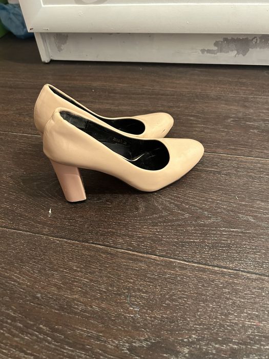 Отдам бесплатно туфли