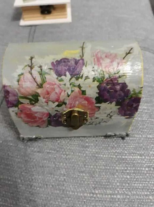 ръчно декорирани дървени кутии