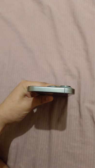 iPhone 15 pro, 81% акб, 256гб