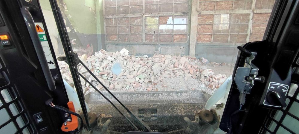 Услуги с мини челен товарач Бобкат Bobcat),транспортни услуги самосвал