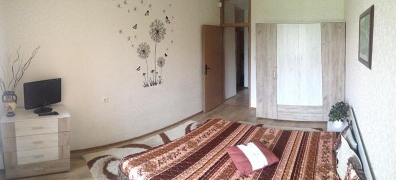 Тристаен апартамент в кв. Люлин 9