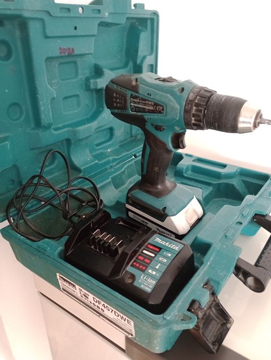 Masina de gaurit si insuburat Makita DF457DWE, 18V, 1 acu li-ion, 1.5 Ah, 42 nm