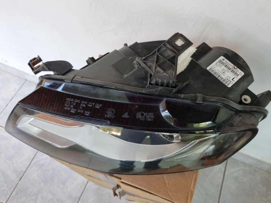Far xenon original Audi A4 b8 stînga 8K0 941 003P