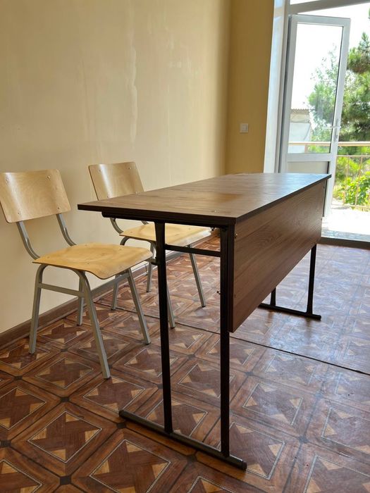 Maktab partalari va stullari sotiladi