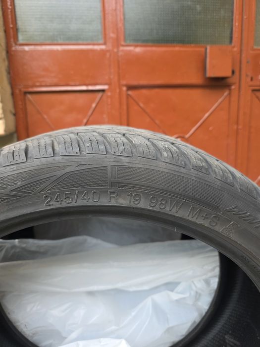 Vand anvelope/ cauciucuri 245/40/19