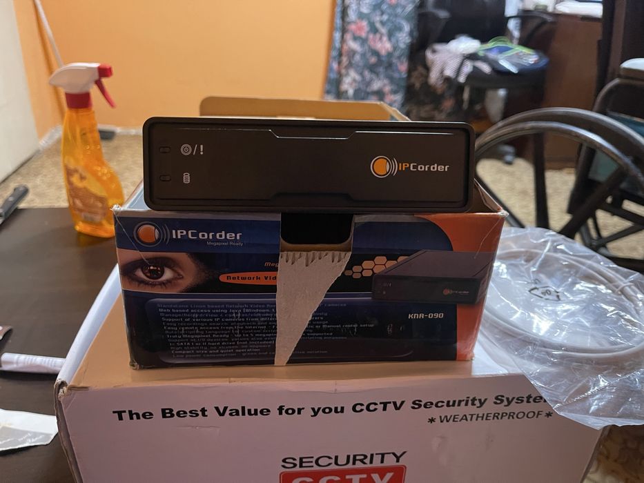 4 канален IP видеорекордер Koukaam KNR-090  чисто нов