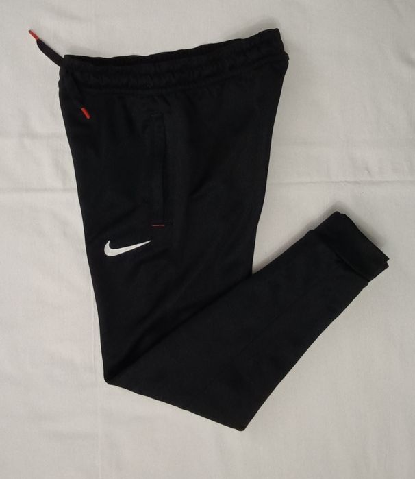 Nike FC Pants оригинално долнище ръст 137-147см Найк спорт долница