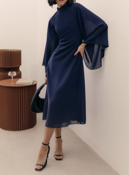 Изысканное платье темно-синего оттенка Lichi