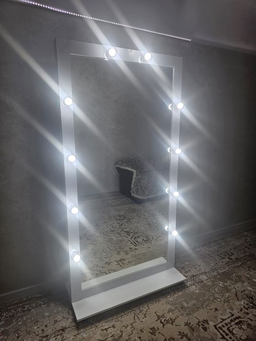 Продам зеркало новая