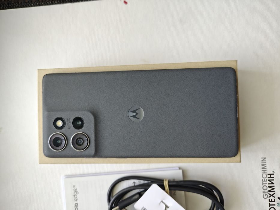 Motorola edge 50  12+12 /512gb