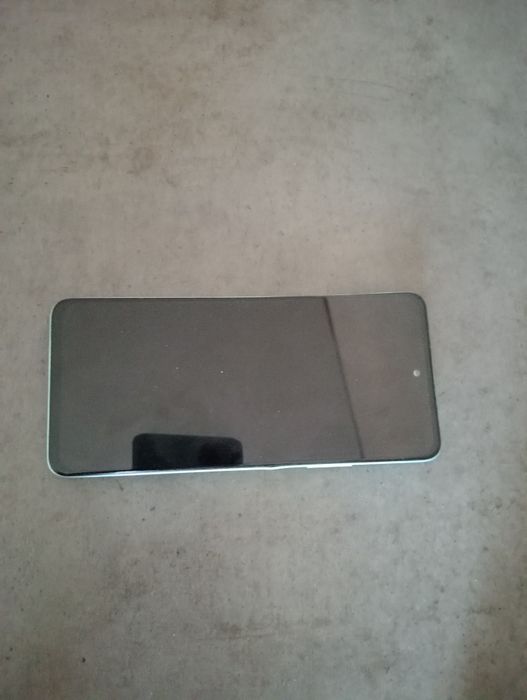 Продам б/у телефон на запчасти