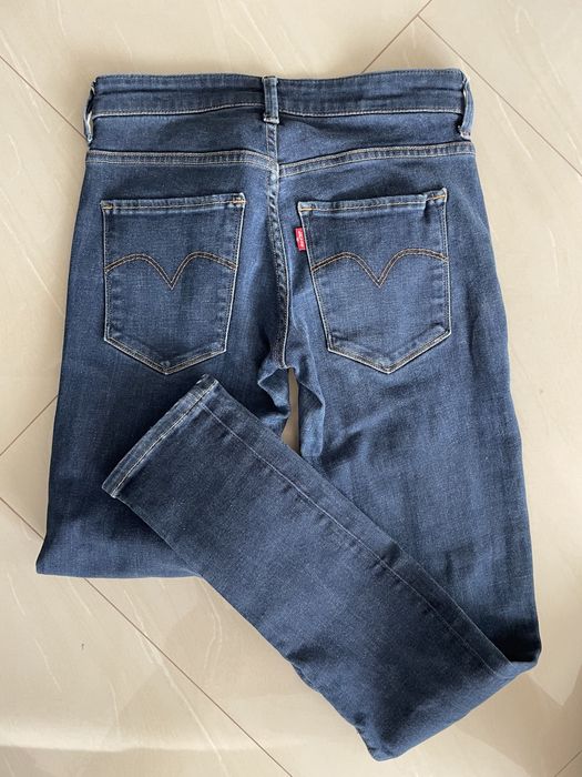Blugi Levis marimea 26
