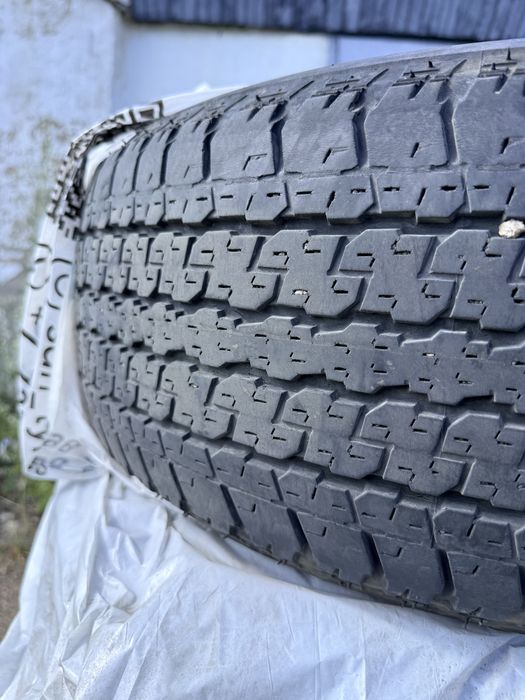 Продам комплект шин Bridgestone 265/65 R17