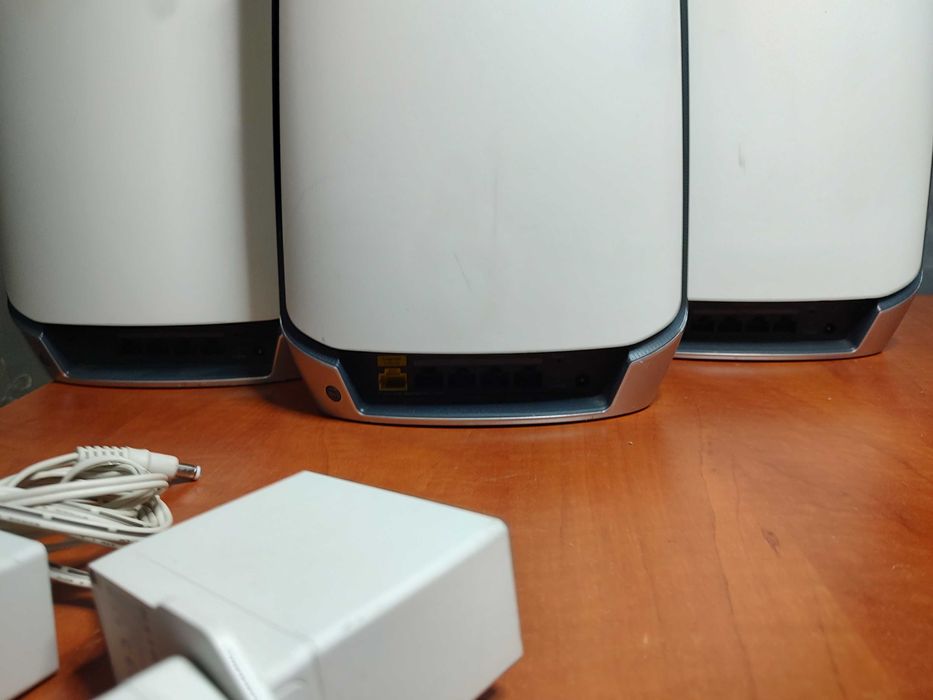 Sistem Netgear Ax6000 Orbi 850 WiFi 6 Tri-Band Mesh router 2 sateliti