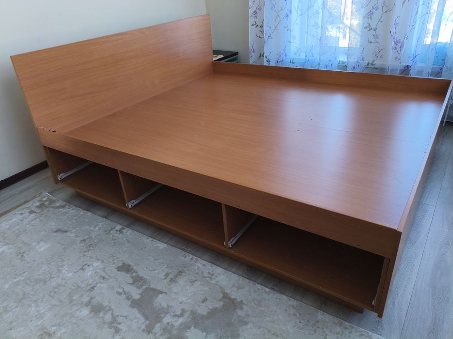 Кровать двуспальная 1,8х2,0