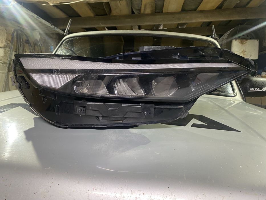 Hyundai elantra правый фара
