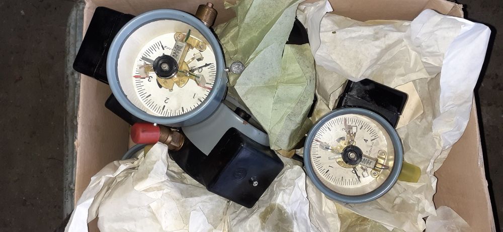 Манометри с изключватели