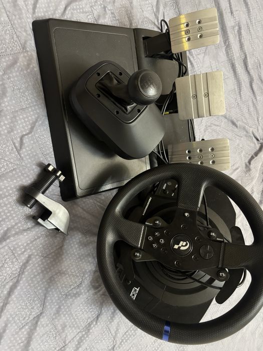 Игровой руль Thrustmaster T300+МКПП6/R