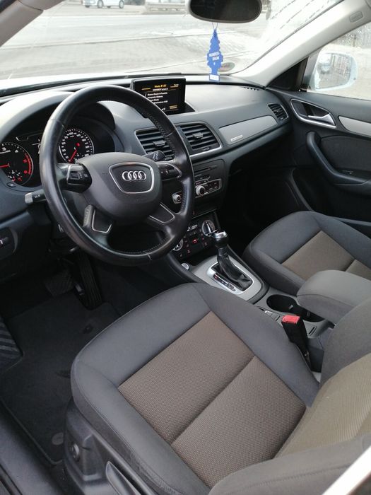 Vând Audi Q3 2014