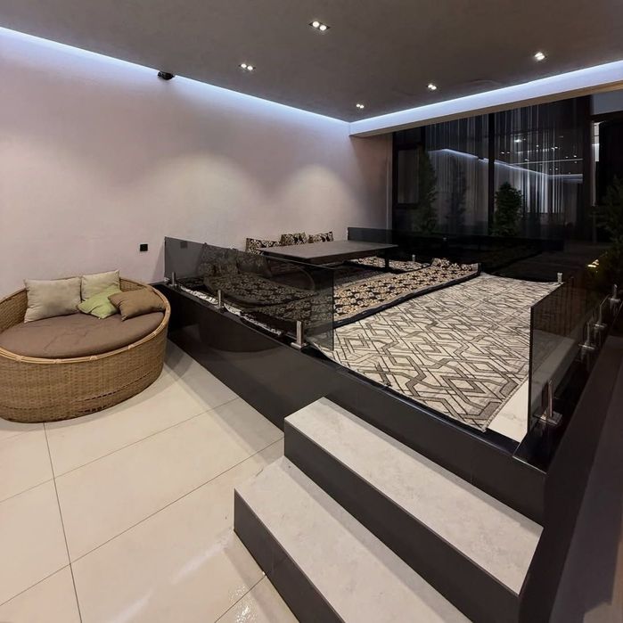 12 kishilik «MMM HOUSE» 10 ta kompyuter