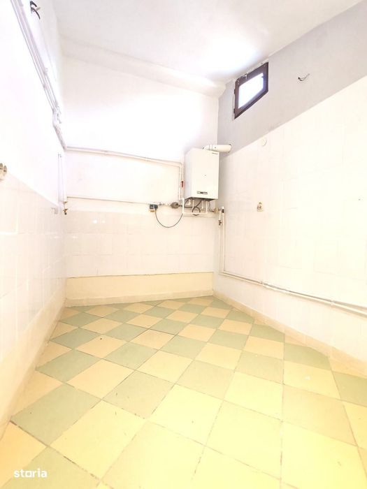 Spatiu comercial, Central-Pitesti, 50 mp