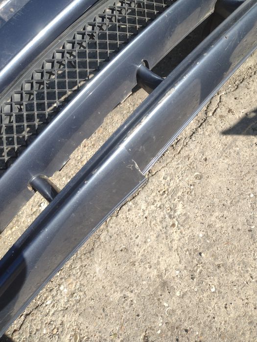 Продавам предни брони за BMW e46 купе седан compact комби