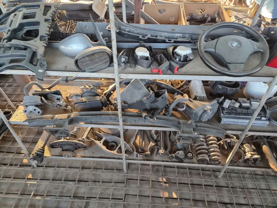 Capota Aripa Usa Portbagaj BMW E90LCI( mecanica interior)(se vinde si toata masina)