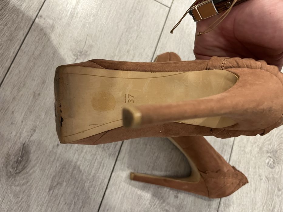 2 perechi Pantofi bershka marimea 37
