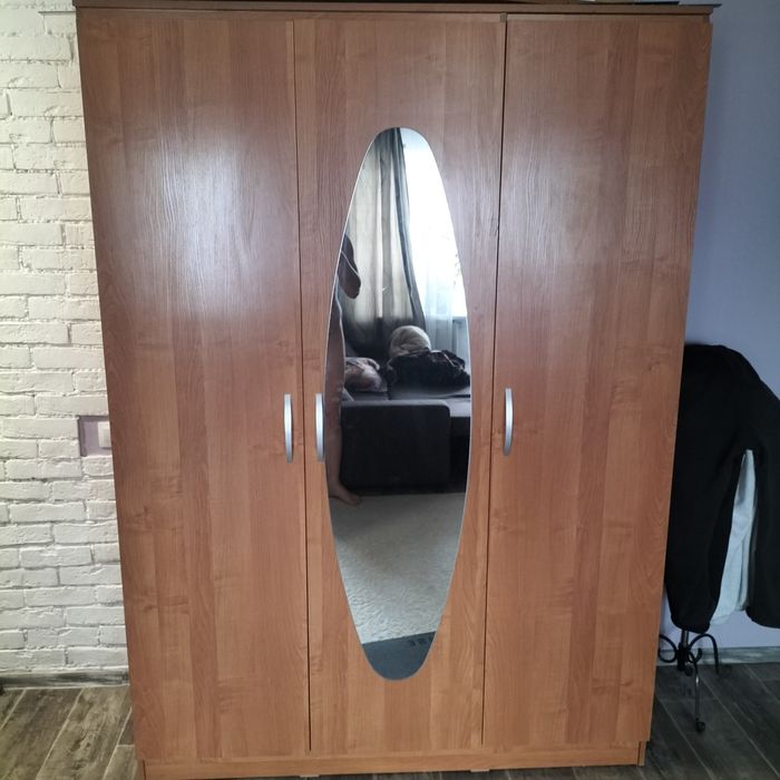 Шкаф трёхдверный,хор сост