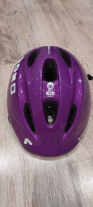 Ролкови кънки 34-37 момиче в комплект с каска  и комплект наколенки