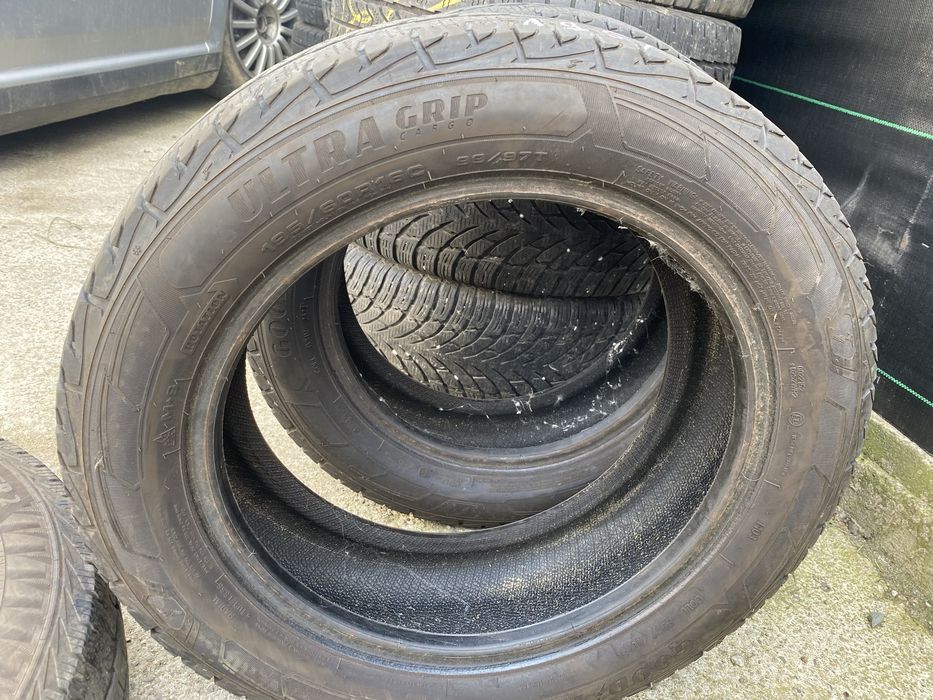 2 Cauciucuri 195/60 R16 C Pret 400 lei