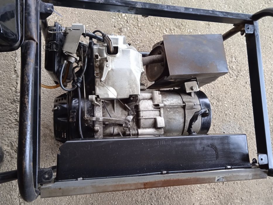 Generator curent 220v